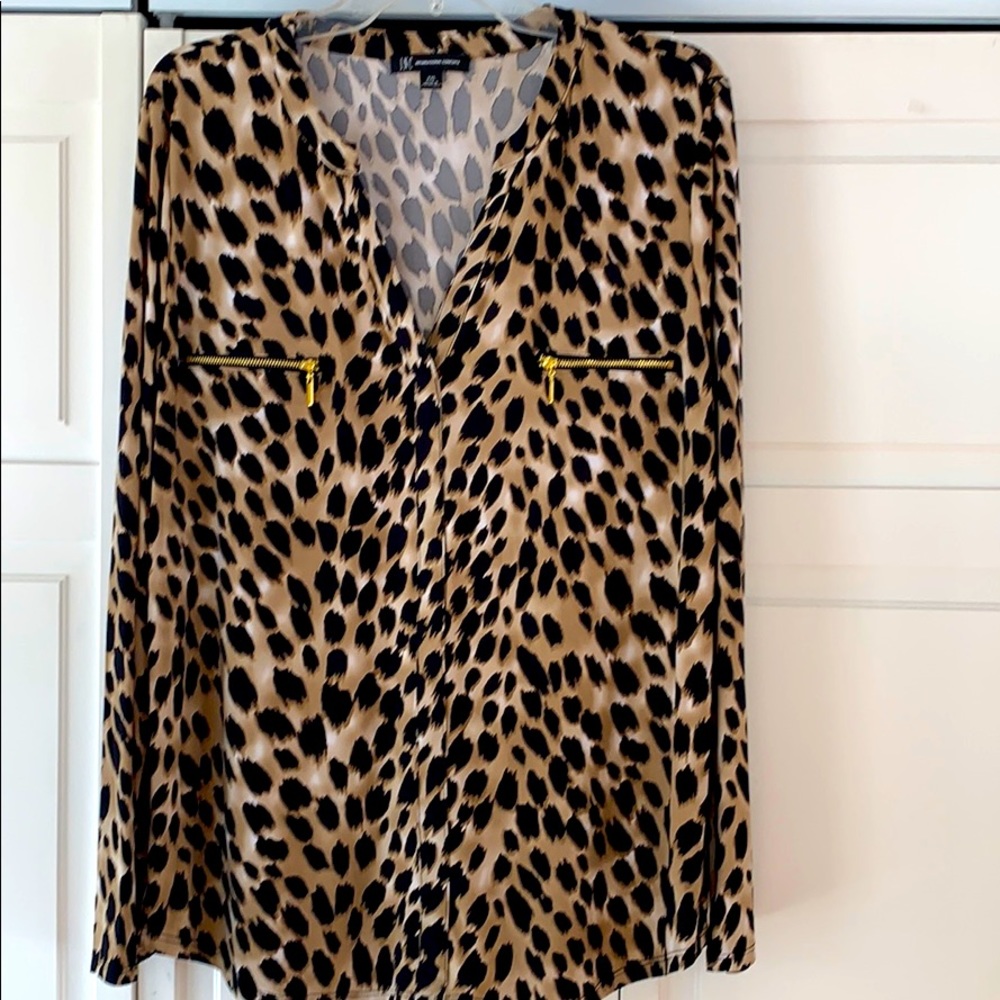 Cheetah print long sleeve top with zipper detail